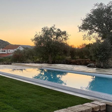 Casas Da Villa - Monsanto - Oliveira E Videira Relva  Bagian luar foto
