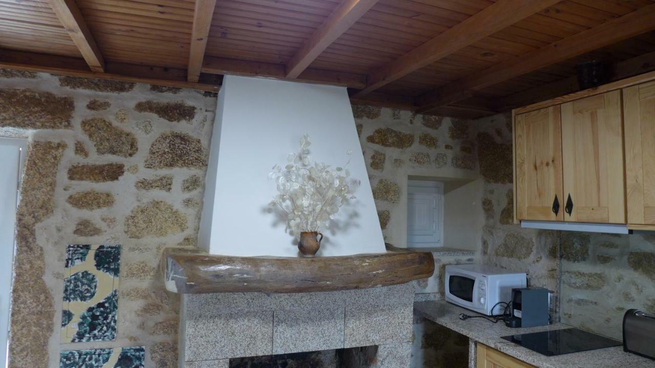Casas Da Villa - Monsanto - Oliveira E Videira Relva  Bagian luar foto